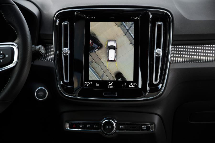 Детали интерьера Volvo XC40 T5 R-Design 2017 года  (WW) (фото 47 из 68)